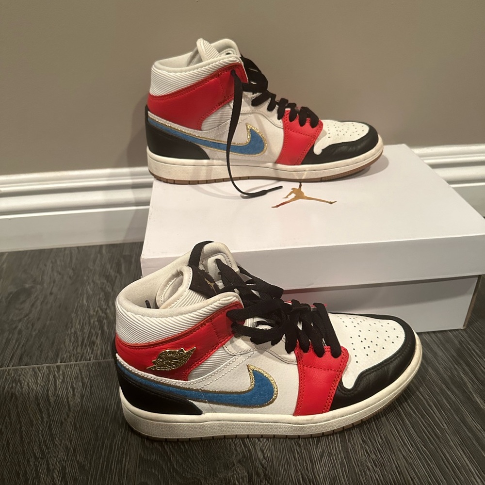 Very good condition women’s air Jordans size 7